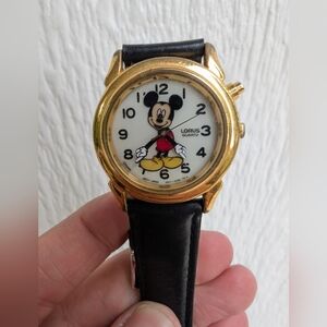 Mickey Mouse Vintage Lorus Watch V671-6150 Water Resistant Leather Band